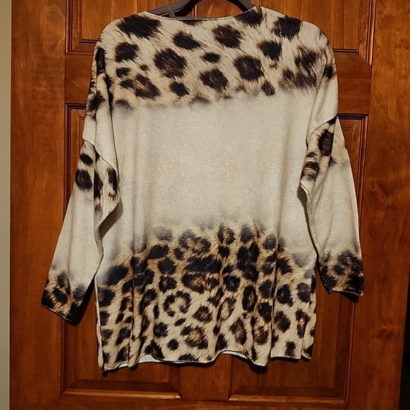 Via Vitale Woman's Size SP oversized soft fleece top w high heel, 💋 graphics - Picture 8 of 11